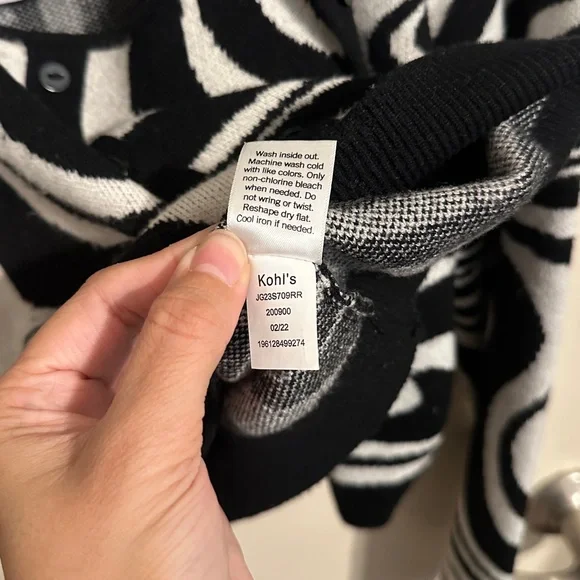 SO Women's Abstract Swirl Sweater Tank & Cardigan Set, Black & White, Sz XL - Picture 13 of 16